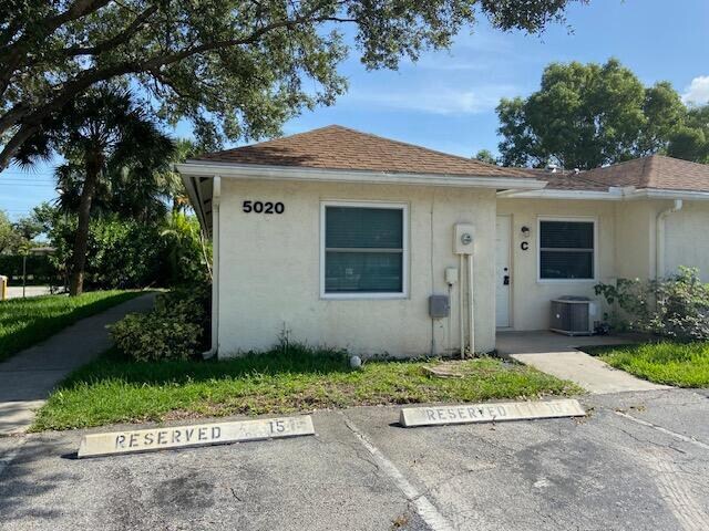 Foto principal - 5020 Sanctuary Way