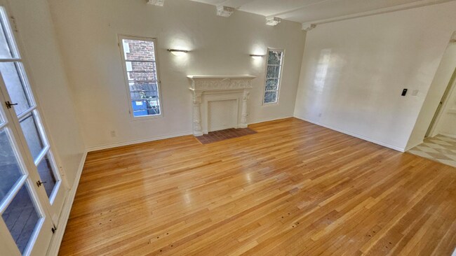 Foto del edificio - 355 Cochran Ave