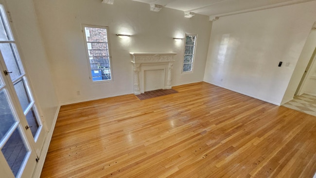 Photo - 355 Cochran Ave Apartment