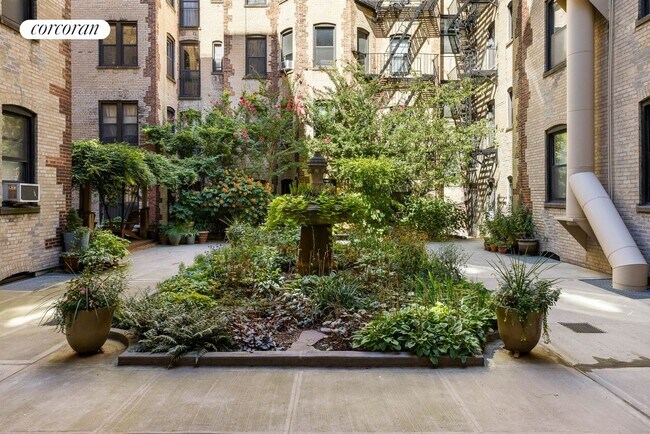 Building Photo - 78 8th Ave