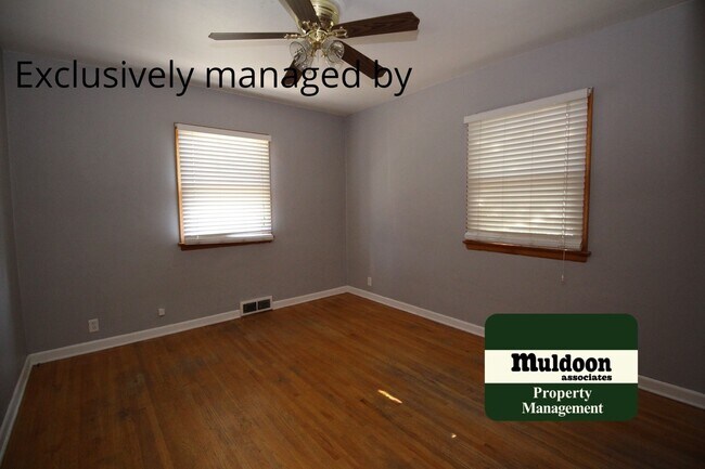 Foto del edificio - Nice Southside Home With Finished Basement! Available Soon!