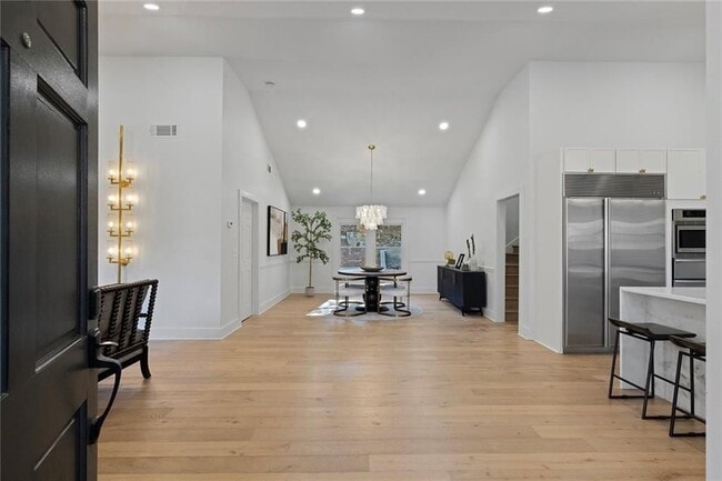Building Photo - 1275 The by Way NE