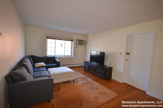 Building Photo - 3 Brattle Dr
