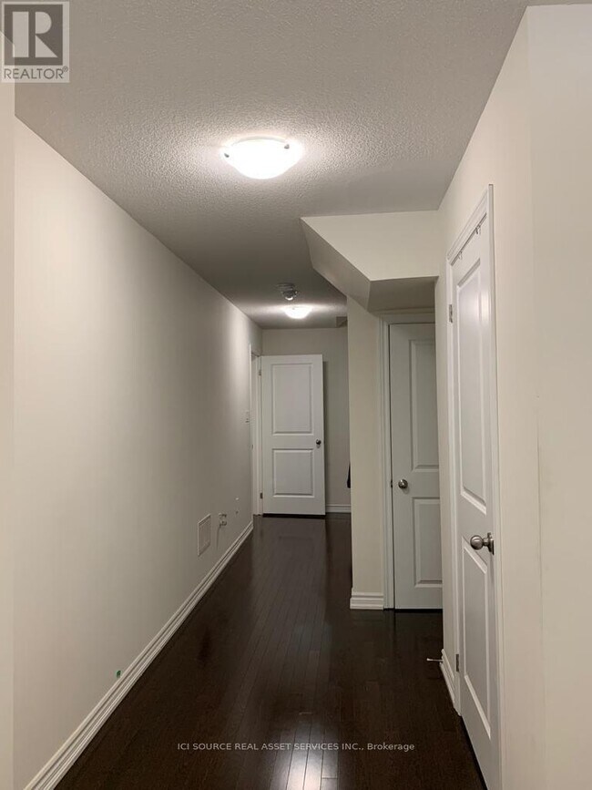 Photo du bâtiment - 60 Donald Ficht Cres