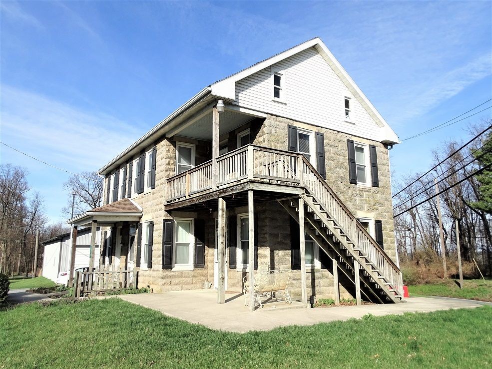 Primary Photo - 388 E Sunhill Rd