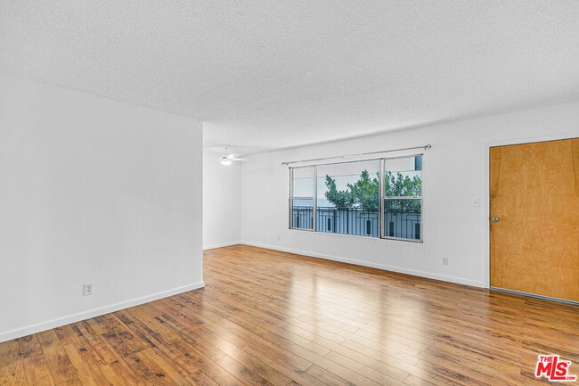 Foto del edificio - 1812 N Gramercy Pl