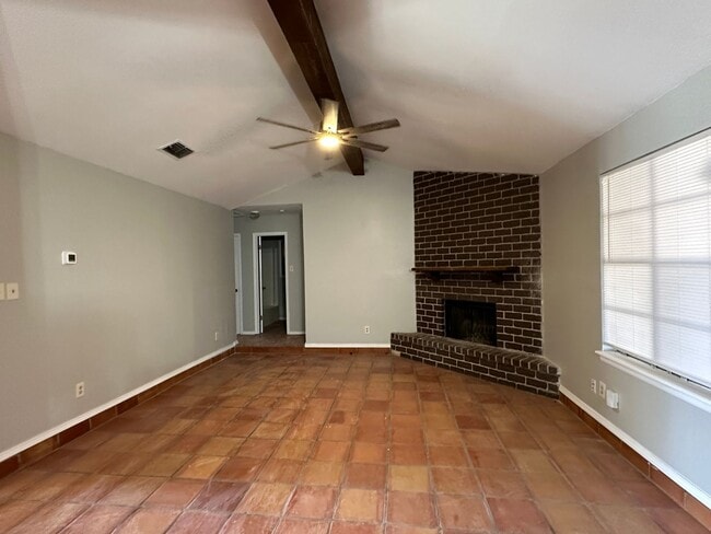 Building Photo - 2733 Silverspur Dr