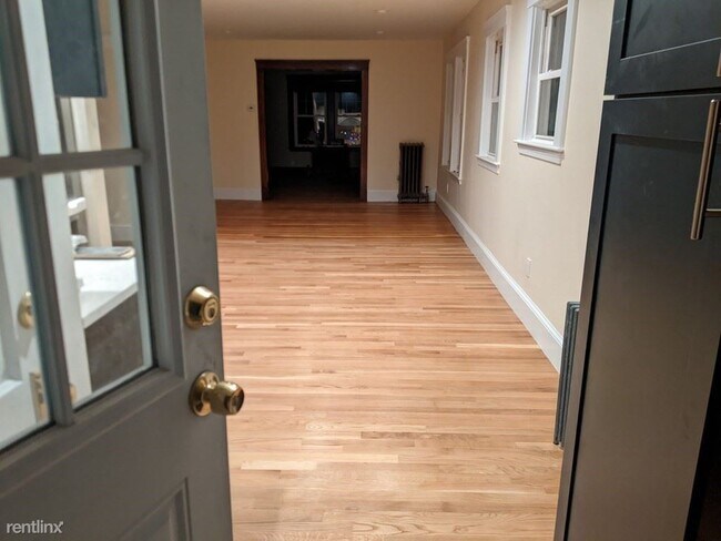 Foto del edificio - 2 br, 1 bath Condo - 283 Ash St