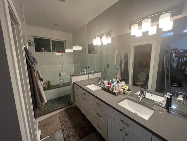 baño principal - 3326 S Washington St