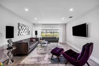 Building Photo - 9922 NW 65th Ct