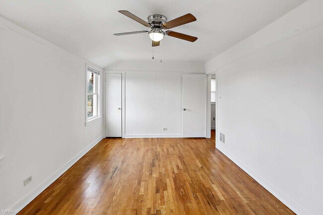 Building Photo - 3 br, 2 bath House - 3742 W 83rd Pl