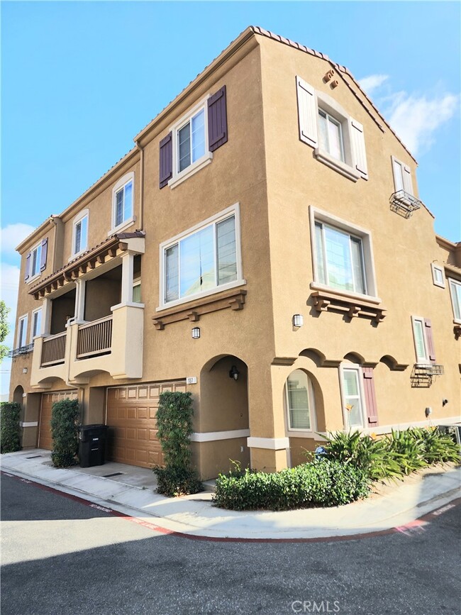 Building Photo - 22919 Mariposa Ave