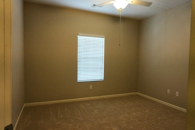 Building Photo - 6258 Maple Glen Dr