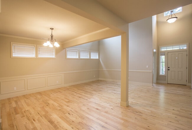 Building Photo - Beautiful 4 Bedroom in Bothell