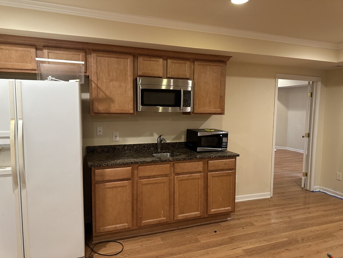 Building Photo - 1427 Waterford Green Dr