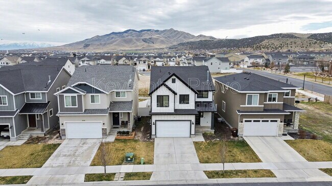 Building Photo - 4152 E Bonne Vista Dr