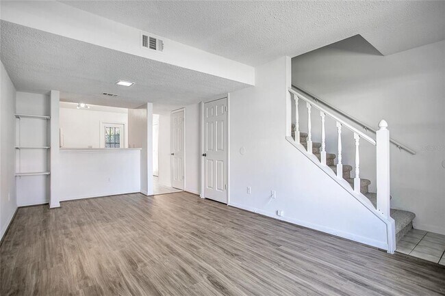 Foto del edificio - 2727 Gray Fox Ln