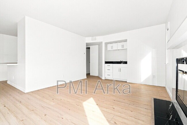 Foto del edificio - 9800 Roosevelt Way NE