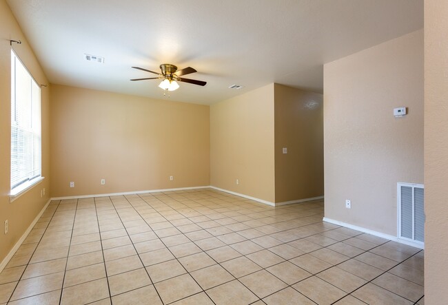 Building Photo - 203/205 6th Place