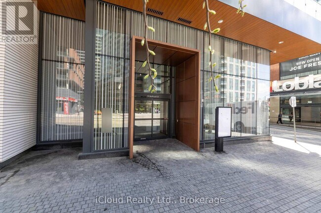 Photo du bâtiment - 19 Bathurst St