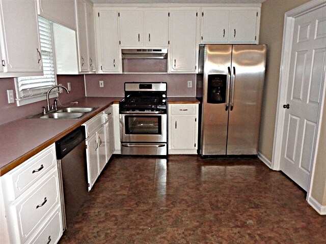 Foto del edificio - 1005 Whispering Woods Dr