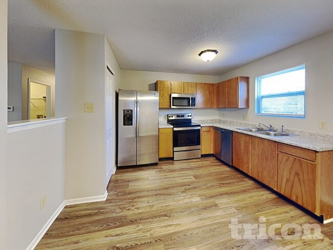Building Photo - 10800 Wymm Ln