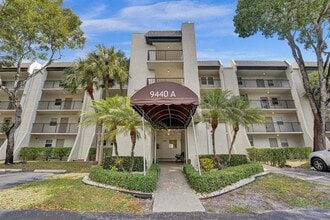 Building Photo - 9440 Poinciana Pl