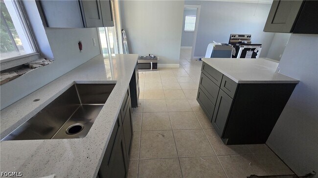 Foto del edificio - 18448 Iris Rd