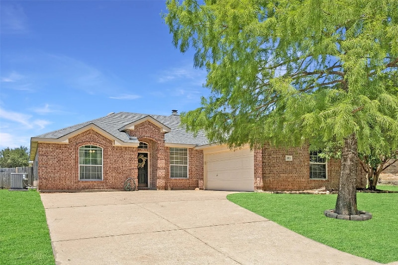 Foto principal - 205 N Bending Oak Ln