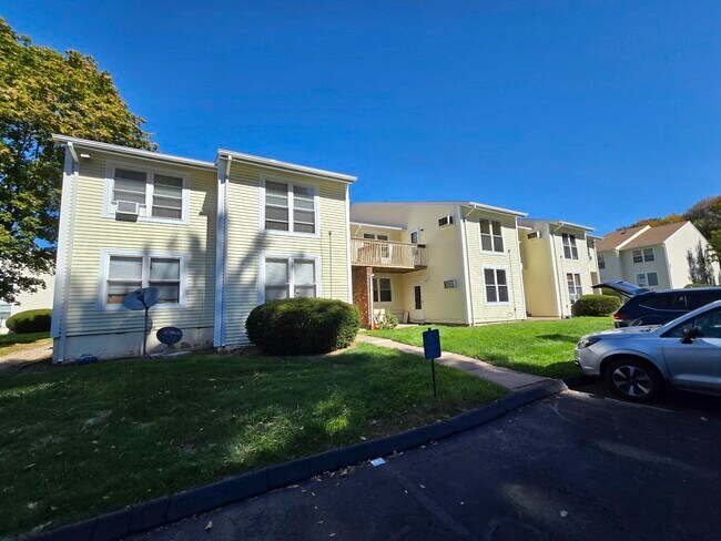 Foto del edificio - 949 Pleasant Valley Rd #8-4