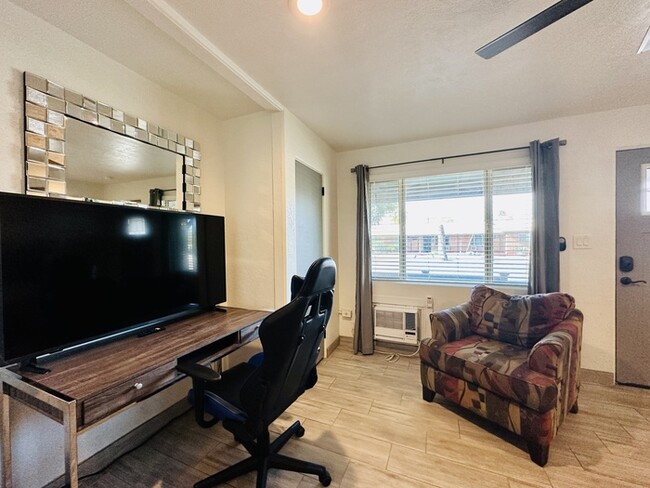 Foto del edificio - $350 Off First Month's Rent! Designer Full...