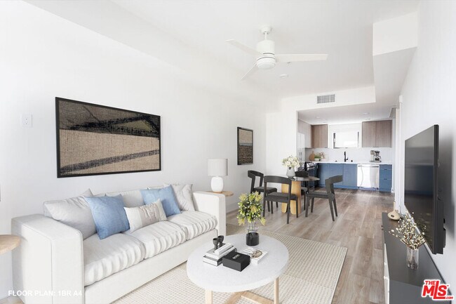 Building Photo - 7617 Santa Monica Blvd