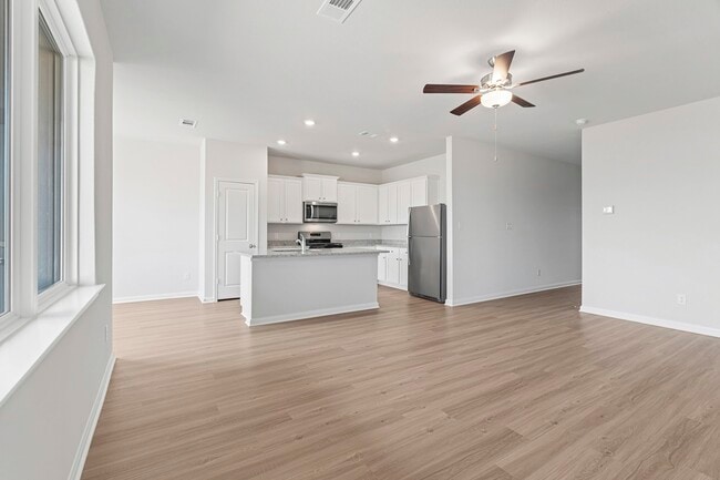 Building Photo - 1023 Rosewood Trl