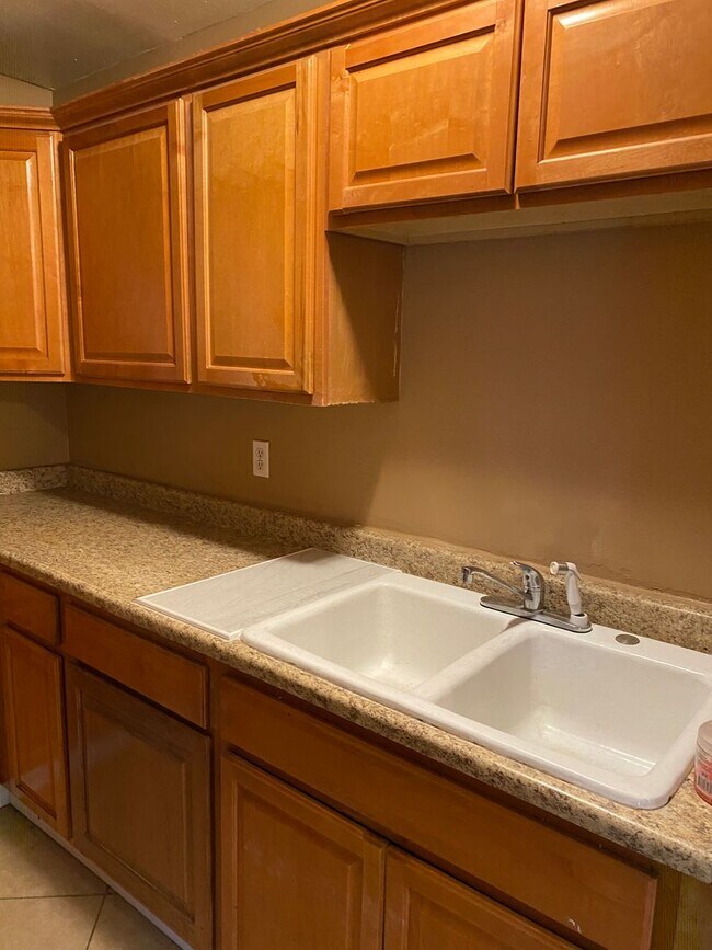 Foto del edificio - *Special* 2 bedroom 1 bath single story ho...
