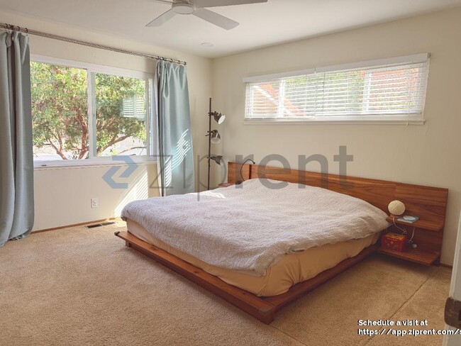 Building Photo - 500 Malaga Way