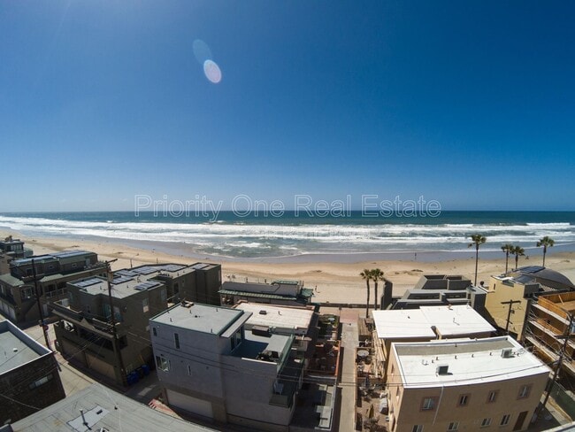 Building Photo - 713 Venice Ct.