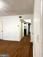 Building Photo - 1226 18th Pl NE