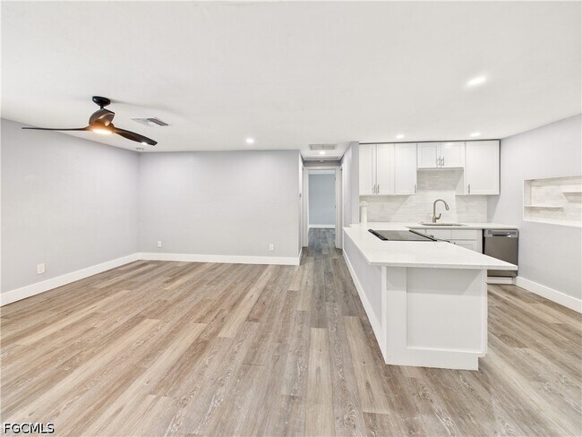 Foto del edificio - 567 13th St N