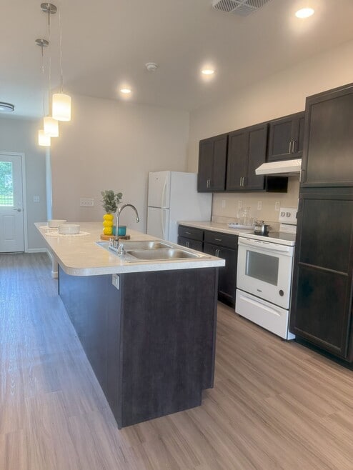Building Photo - River Valley Apartments