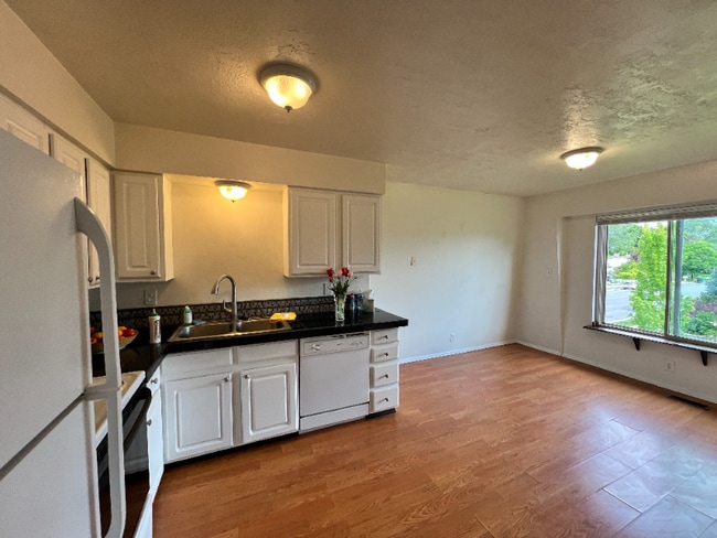 Photo - 4570 S 200 E Apartment