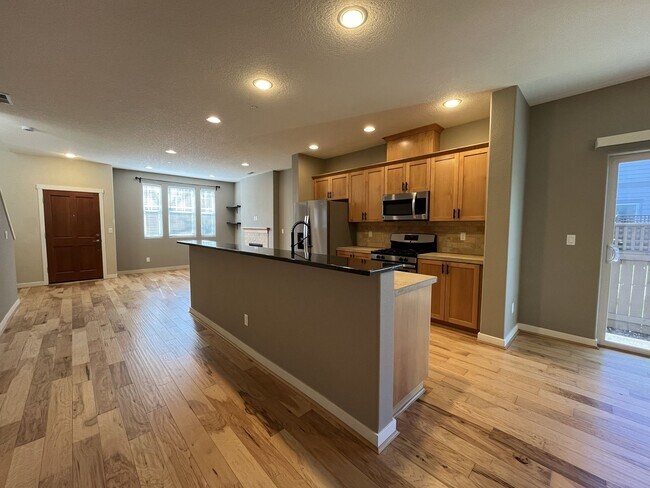 Building Photo - Stylish Villebois Beauty with Tesla Charger, Central A/C, Clubhouse, Pool & Gym Access!