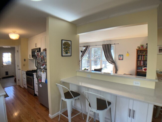 Building Photo - Super Close to All that Carrboro Offers!