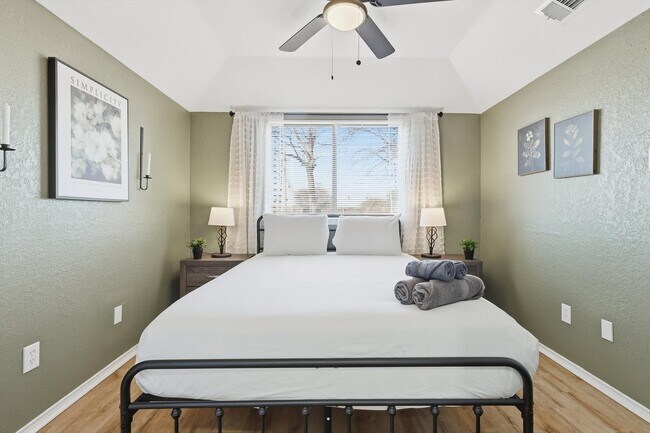 Foto del edificio - 2160 E Arkansas Ln