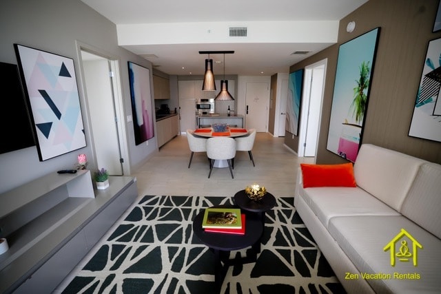 Building Photo - 4010 S Ocean Dr