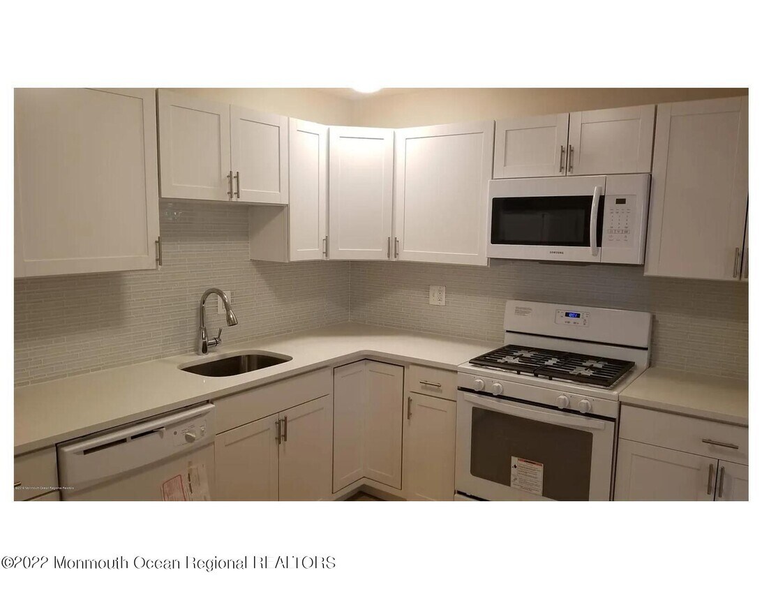 714 Zlotkin Cir Unit 3, Freehold, NJ 07728 Condo for Rent in Freehold