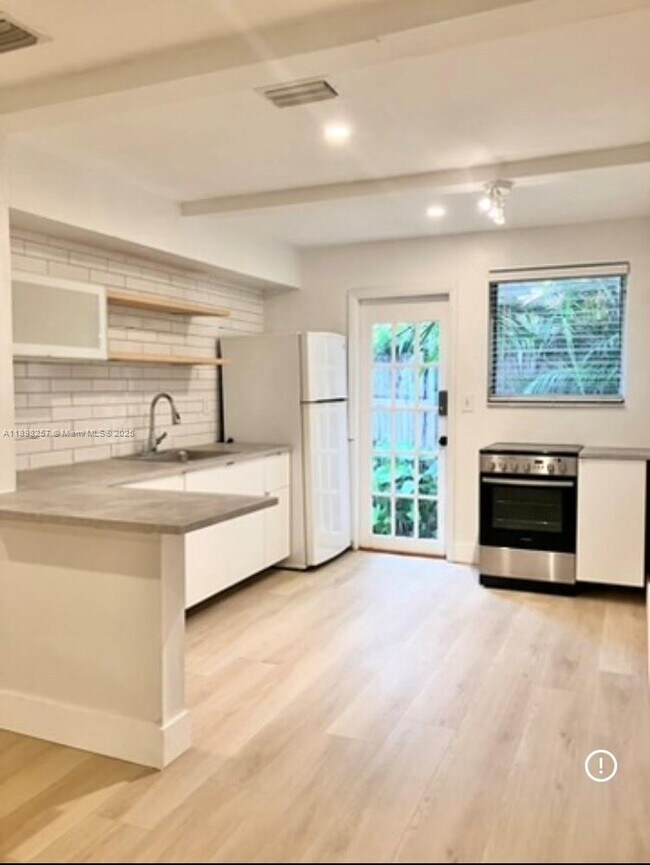 Foto del edificio - 2538 SW 11th St