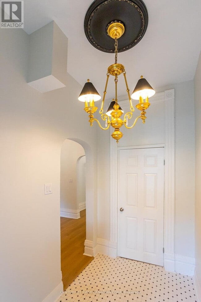 Photo du bâtiment - 706 Waterloo St