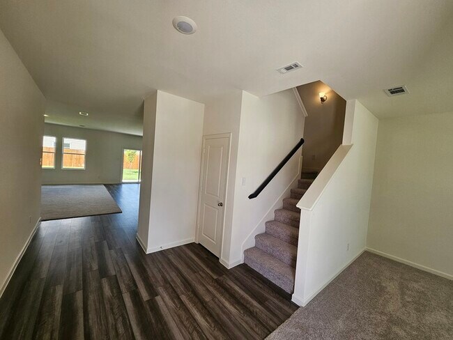 Building Photo - Brand new 5 bed & 3 bath home in EMISD