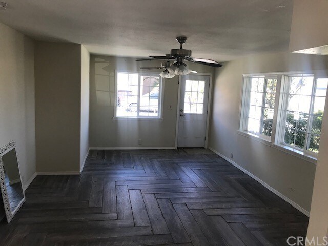 Foto del edificio - 7842 Speer Drive