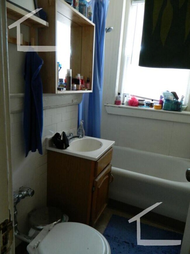 Foto del edificio - Great 1 bedroom Available NOW! (Fenway)